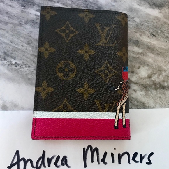 Louis Vuitton Giraffe Passport Cover Limited Ed - Picture 4 of 5